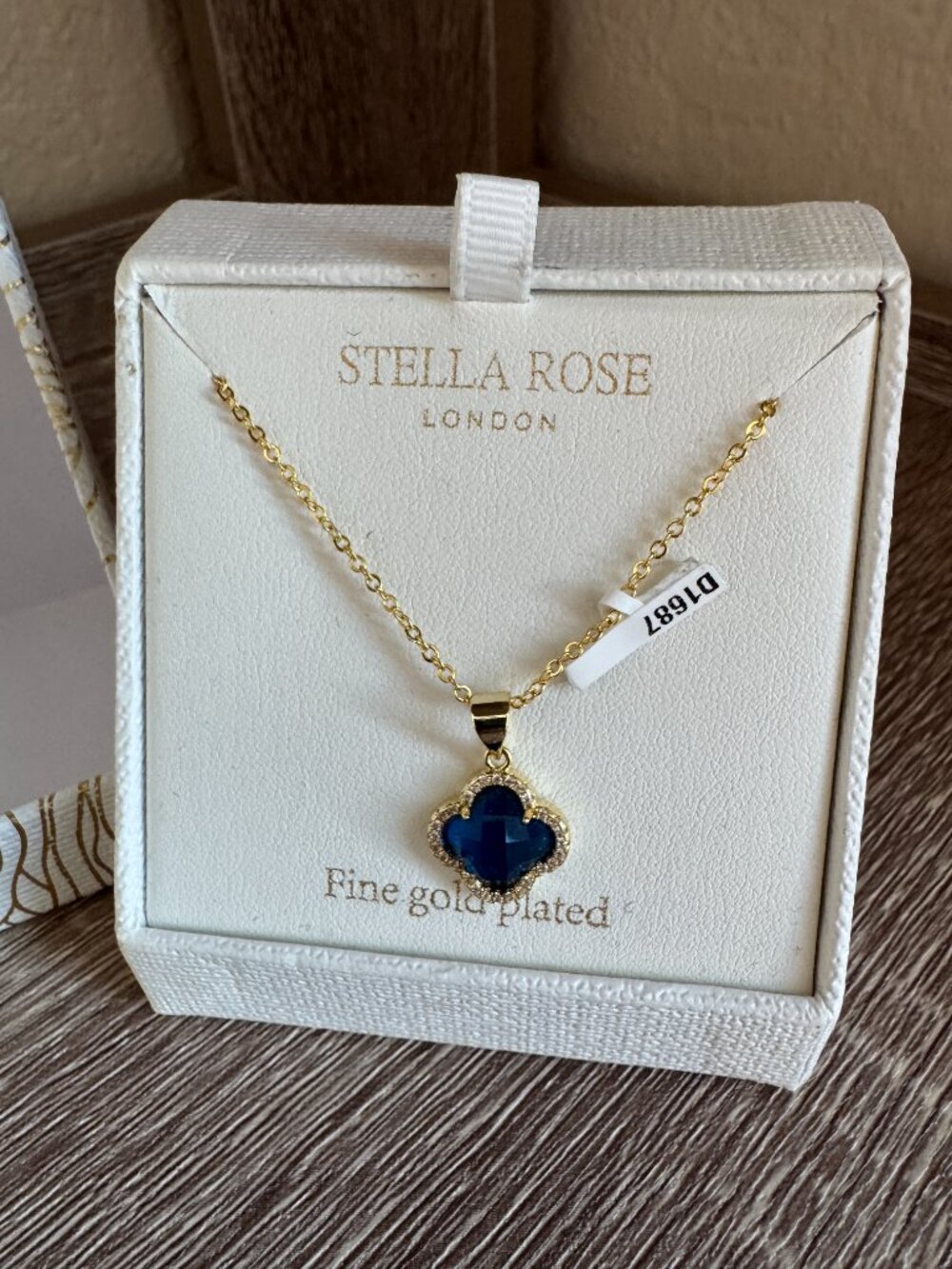 Stella Rose London Blue Clover Pendant Necklace Fine Gold Plated NEW - Picture 2 of 4